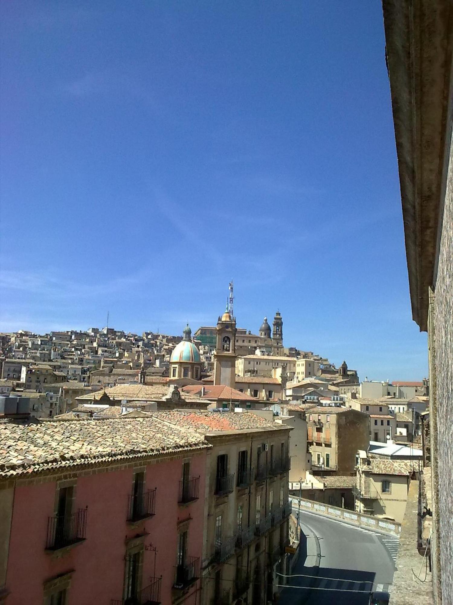 Gualtiero Camere & Suite Caltagirone Exterior photo